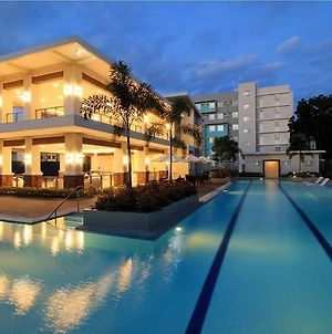 Futura Homes 2 Bdr Free Pool Access,Netflix Wifi Fully Furnished Davao City Exterior photo
