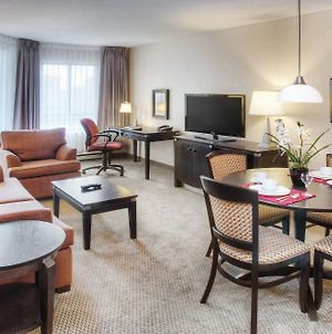 Les Suites Hotel Ottawa Room photo