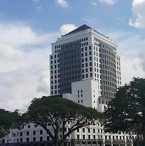 Merdeka Palace Hotel&Suites Kuching Exterior photo