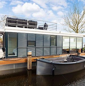 Unique Houseboat On And Around The Sneekermeer Hotel Offingawier Exterior photo