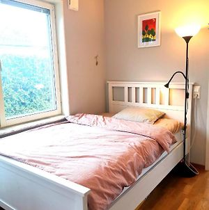 A Room In A Villa Close To Arlanda Airport Stockholm Exterior photo