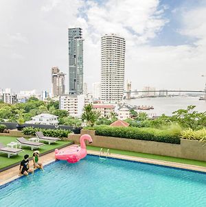 Montien Riverside Hotel Bangkok Exterior photo