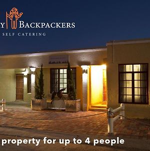Luxury Backpackers Hostel Port Elizabeth Exterior photo
