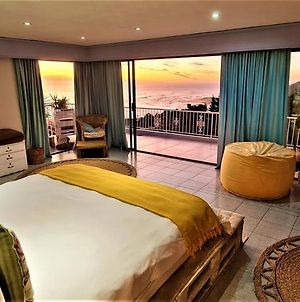 African Vibes Camps Bay Bed and Breakfast Kaapstad Exterior photo