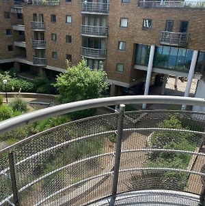 Beautiful One Bedroom Apartment In Canary Wharf Londen Exterior photo