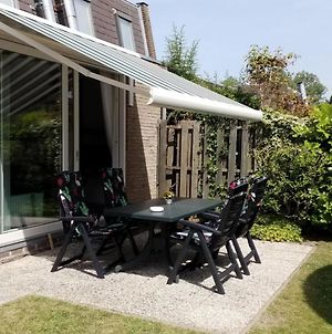 Well Equipped Holiday Home In Nieuwvliet Just A Few Minutes Walk From The Beach Exterior photo