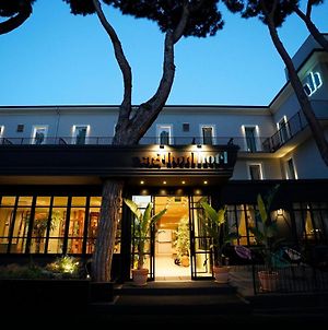 Hotel Vagabond Riccione Exterior photo