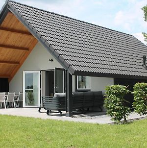 Modern Holiday Home In Kerkdriel With Roofed Terrace Exterior photo