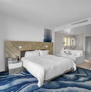 1 Bedroom in Luxury W Hotel Fort Lauderdale Exterior photo
