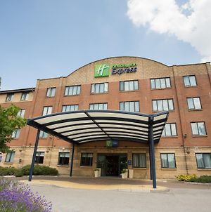 Holiday Inn Express Liverpool-Knowsley, An Ihg Hotel Exterior photo