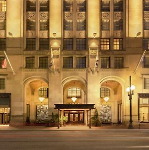 Hilton New Orleans / St. Charles Avenue Hotel Exterior photo