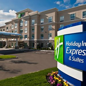 Holiday Inn Express & Suites Columbus - Easton Area Exterior photo