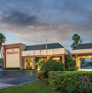 Ramada By Wyndham Orlando Florida Mall Hotel Exterior photo