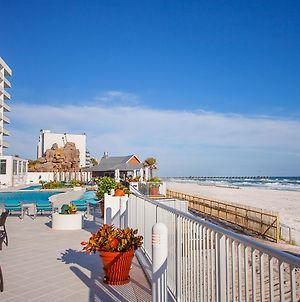 Holiday Inn Express & Suites Panama City Beach - Beachfront Exterior photo