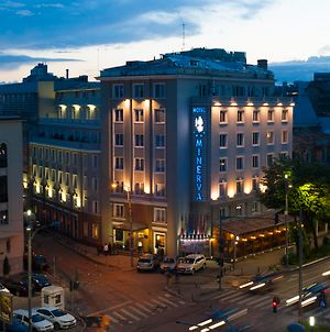 Hotel Minerva Boekarest Exterior photo