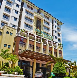 The Pinnacle Hotel And Suites Davao City Exterior photo