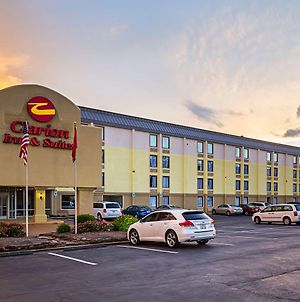 Clarion Inn & Suites Near Downtown Knoxville Exterior photo