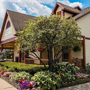 Econo Lodge & Suites Grand Rapids Exterior photo