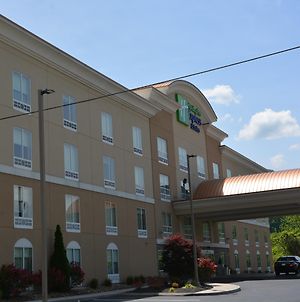 Holiday Inn Express & Suites Caryville Exterior photo