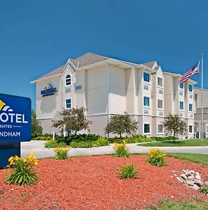 Microtel Inn & Suites By Wyndham Council Bluffs Exterior photo