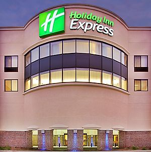 Holiday Inn Express Waterloo-Cedar Falls Exterior photo