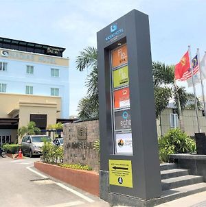Nadias Hotel Cenang Langkawi Exterior photo