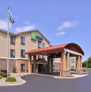 Holiday Inn Express & Suites Topeka West I-70 Wanamaker Exterior photo