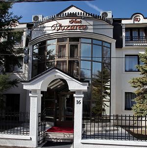 Garni Hotel Vozarev Belgrado Exterior photo