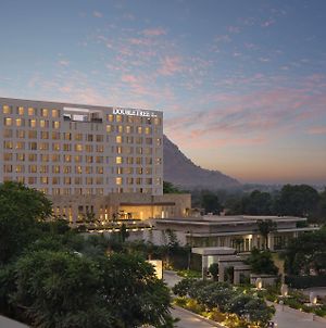 Doubletree By Hilton Jaipur Amer Hotel Exterior photo