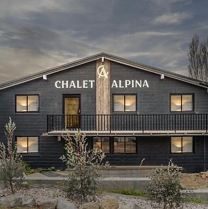 Chalet Alpina Hotel Jindabyne Exterior photo