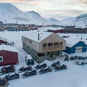 Russkiy Dom Hostel Longyearbyen Exterior photo