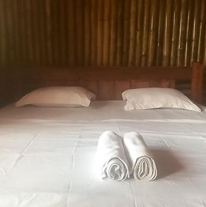Oasis Samosir Near Wisata Batu Kursi Raja Siallagan Redpartner Hotel Tuk Tuk Exterior photo