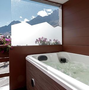 HelloChalet - Maison Francois - Ski Apartment with outdoor jacuzzi&terrace overlooking Matterhorn valley Breuil-Cervinia Exterior photo