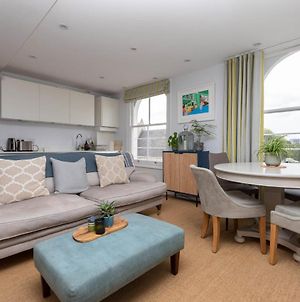 Spacious 3 Bedroom In Notting Hill With Balcony Londen Exterior photo