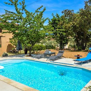 Stunning Home In St Julien With Outdoor Swimming Pool, Wifi And 2 Bedrooms Saint-Julien  Exterior photo