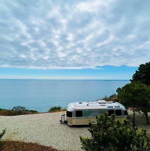 Oceanfront, Bluff-Top, Luxury Caravan In Malibu Villa Exterior photo