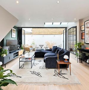 Contemporary Flat With Private Patio In Primrose Hill By Underthedoormat Appartement Londen Exterior photo