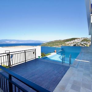 With The Pool And Sea View, As You Can Have A Pleasant Time On Your Balcony Villa Bogazici Exterior photo