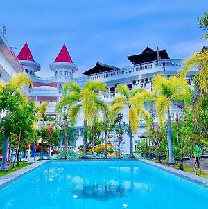 Landcons Hotel&Resort Langkawi Exterior photo