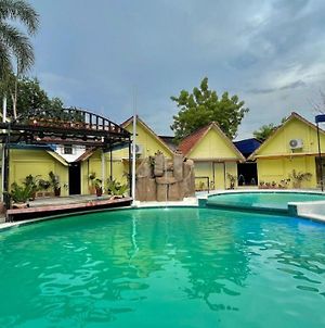 Mah Resort By Cocotel Manilla Exterior photo