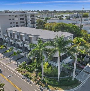 Up East Townhomes By Nomada Residences Miami Beach Exterior photo