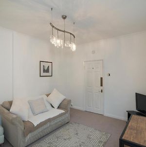 Aston Henry James Cookham Road Cosy Flat Close To Town Centre Appartement Maidenhead Exterior photo