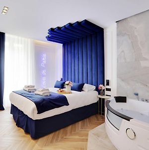 Amazing Bedroom With Jacuzzi 2P Chatelet Parijs Exterior photo