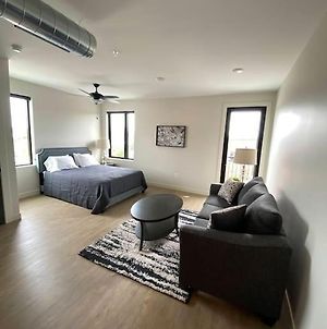 River Front Luxury Furnished Studio Downtown Qc Appartement Davenport Exterior photo