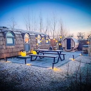 Romantic Sustainable Tiny House With Private Hottub And Sauna 30 Minutes From Amsterdam Villa Almere Exterior photo