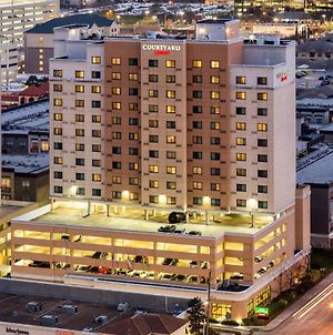 Courtyard By Marriott Houston By The Galleria Exterior photo