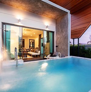 The 8 Pool Villa Chalong Room photo