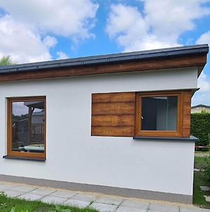 Beautiful Bungalow With Bath, Located In A Holiday Park Near The City Of Alkmaar Hensbroek Exterior photo