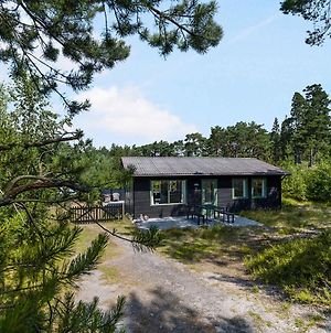 Nice Cottage By Dueodde With 4 Rooms Neksø Exterior photo