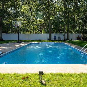 Cousy Summer Home In East Hampton With Private Pool Exterior photo